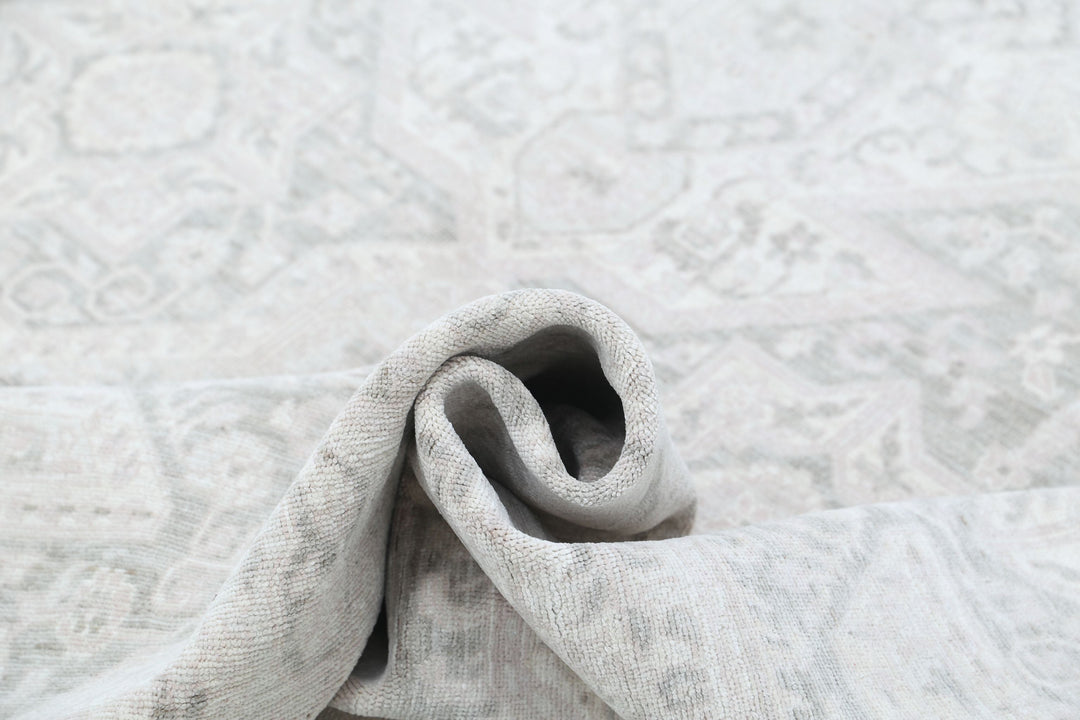 Hand Knotted Serenity Artemix Wool Rug 7' 8" x 9' 11" - No. AT67985