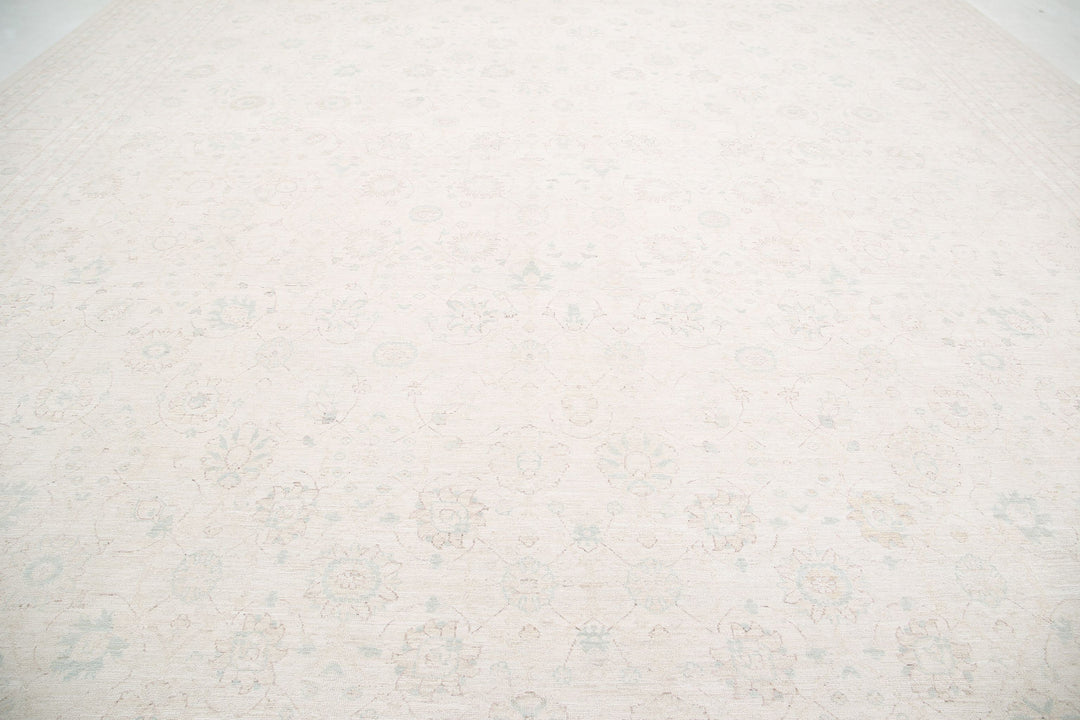 Hand Knotted Serenity Wool Rug 17' 0" x 23' 0" - No. AT58402