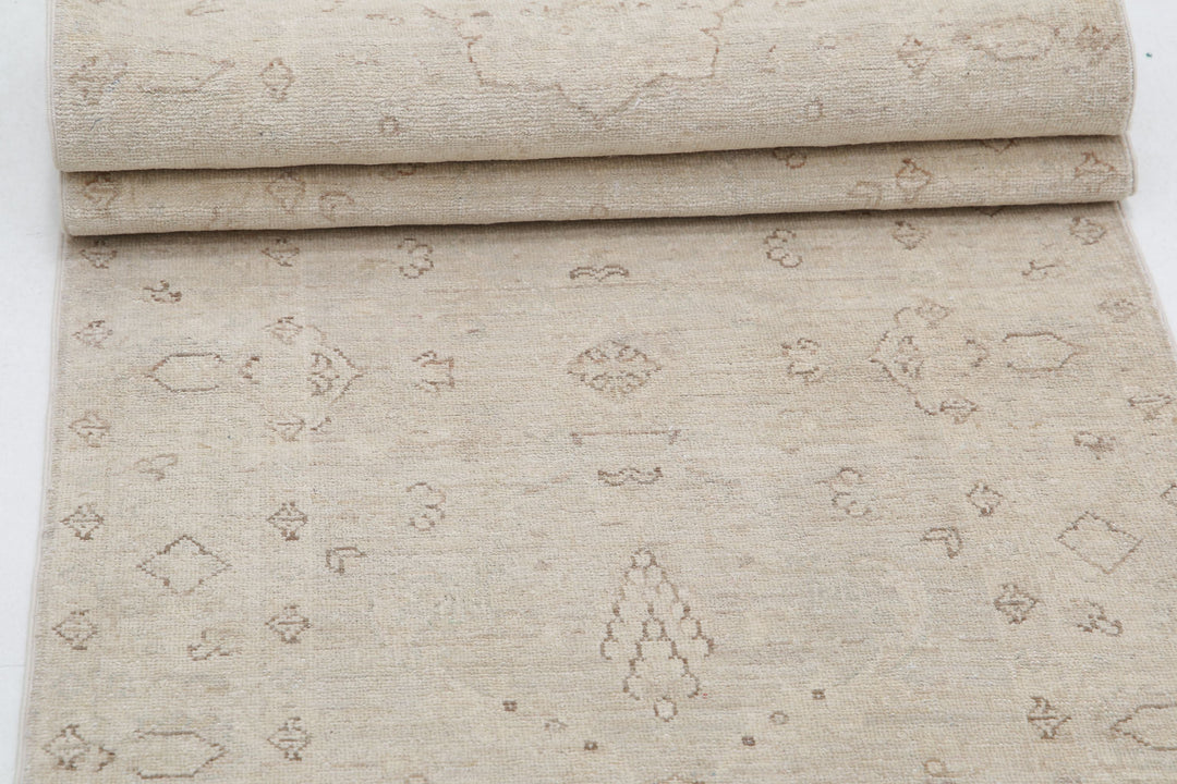 Hand Knotted Serenity Wool Rug 2' 7" x 10' 7" - No. AT54667