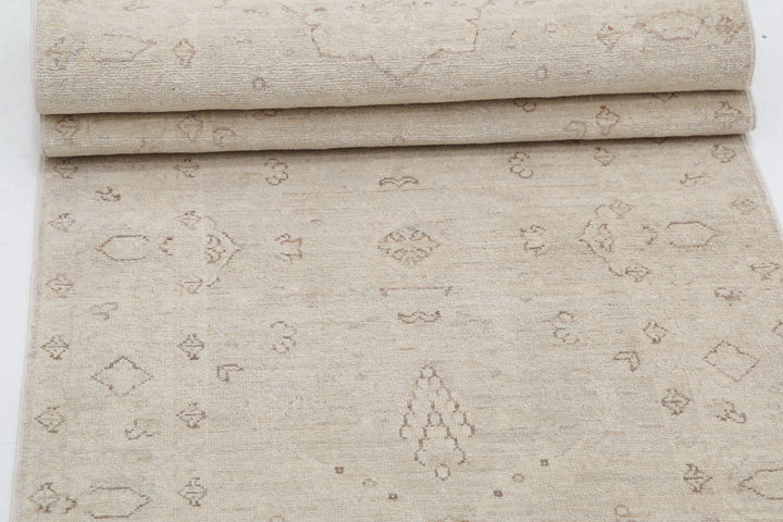 Hand Knotted Serenity Wool Rug 2' 7" x 10' 7" - No. AT54667