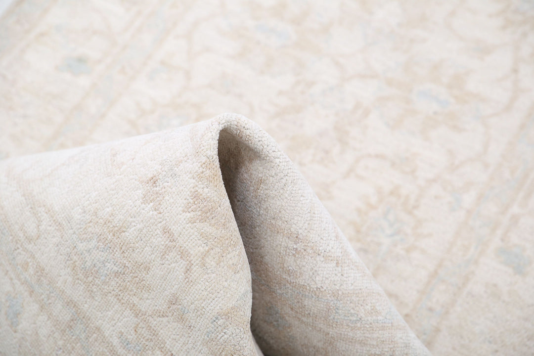 Hand Knotted Serenity Wool Rug 2' 5" x 6' 4" - No. AT97931