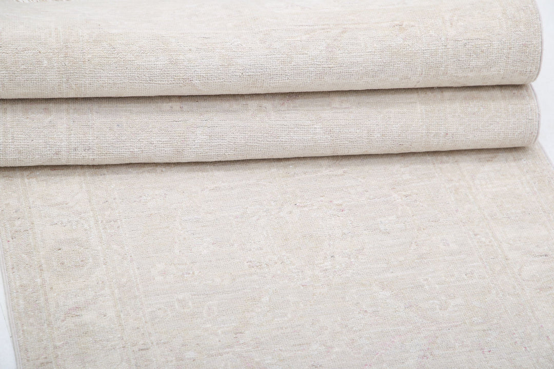 Hand Knotted Serenity Wool Rug 2' 6" x 8' 2" - No. AT87623