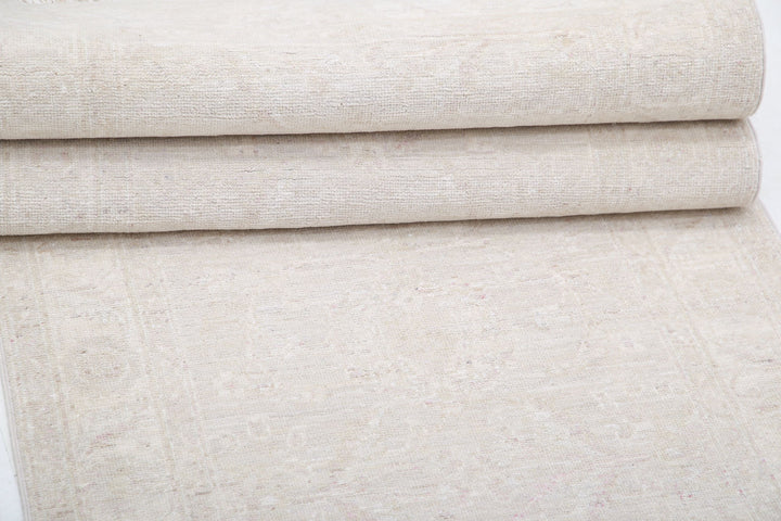 Hand Knotted Serenity Wool Rug 2' 6" x 8' 2" - No. AT87623