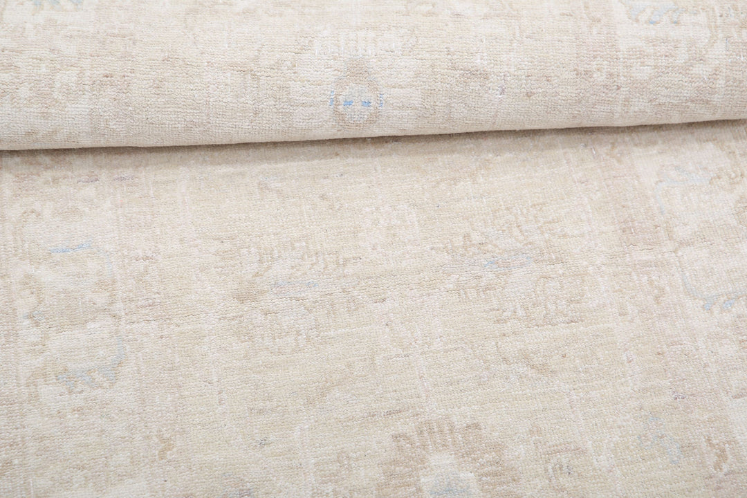 Hand Knotted Serenity Wool Rug 2' 4" x 6' 7" - No. AT35028