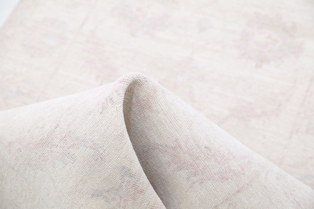 Hand Knotted Serenity Wool Rug 2' 7" x 8' 7" - No. AT71590