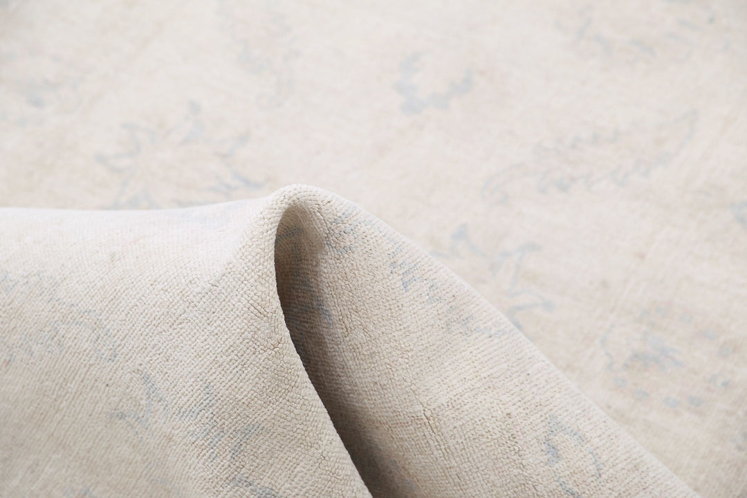 Hand Knotted Serenity Wool Rug 2' 7" x 5' 7" - No. AT32246