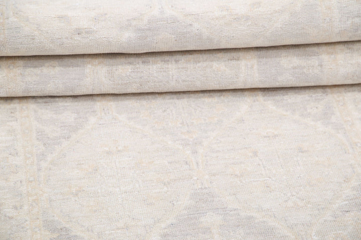 Hand Knotted Serenity Wool Rug 2' 9" x 6' 4" - No. AT93227