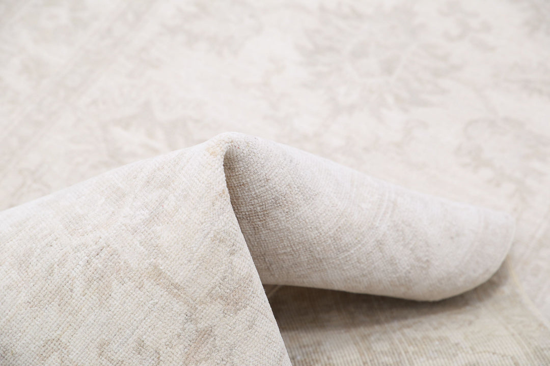 Hand Knotted Serenity Wool Rug 2' 6" x 7' 11" - No. AT71926