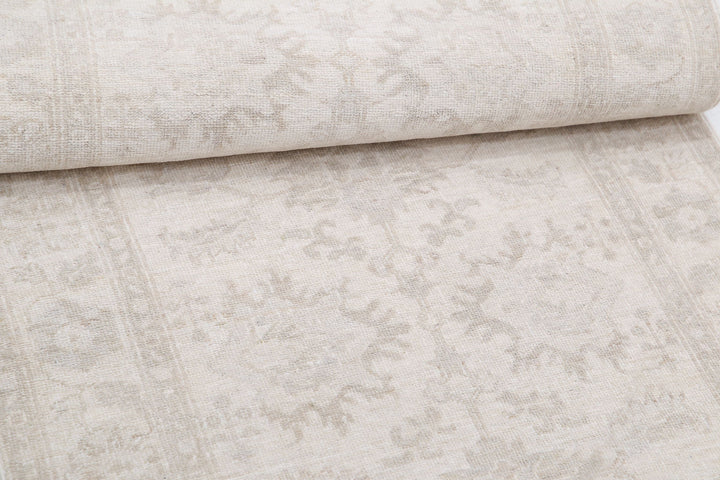 Hand Knotted Serenity Wool Rug 2' 6" x 7' 11" - No. AT71926