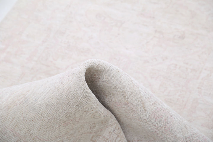 Hand Knotted Serenity Wool Rug 2' 8" x 7' 9" - No. AT24321