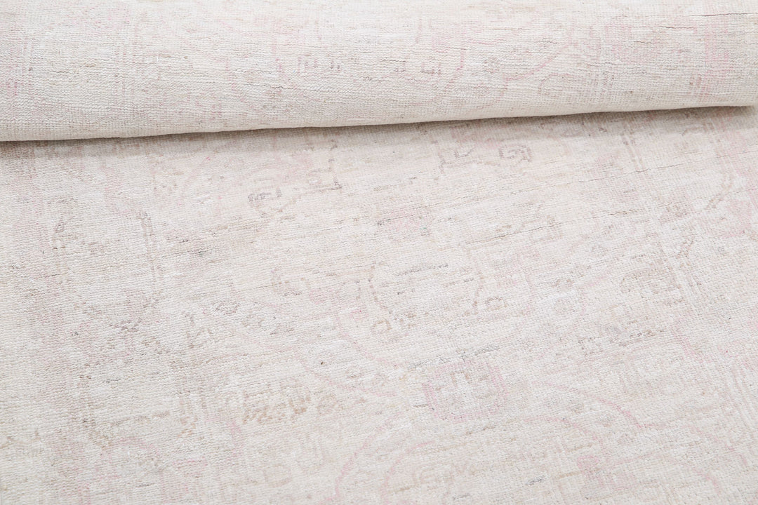 Hand Knotted Serenity Wool Rug 2' 8" x 7' 9" - No. AT24321