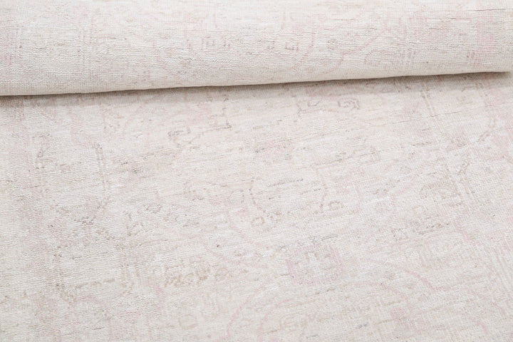 Hand Knotted Serenity Wool Rug 2' 8" x 7' 9" - No. AT24321