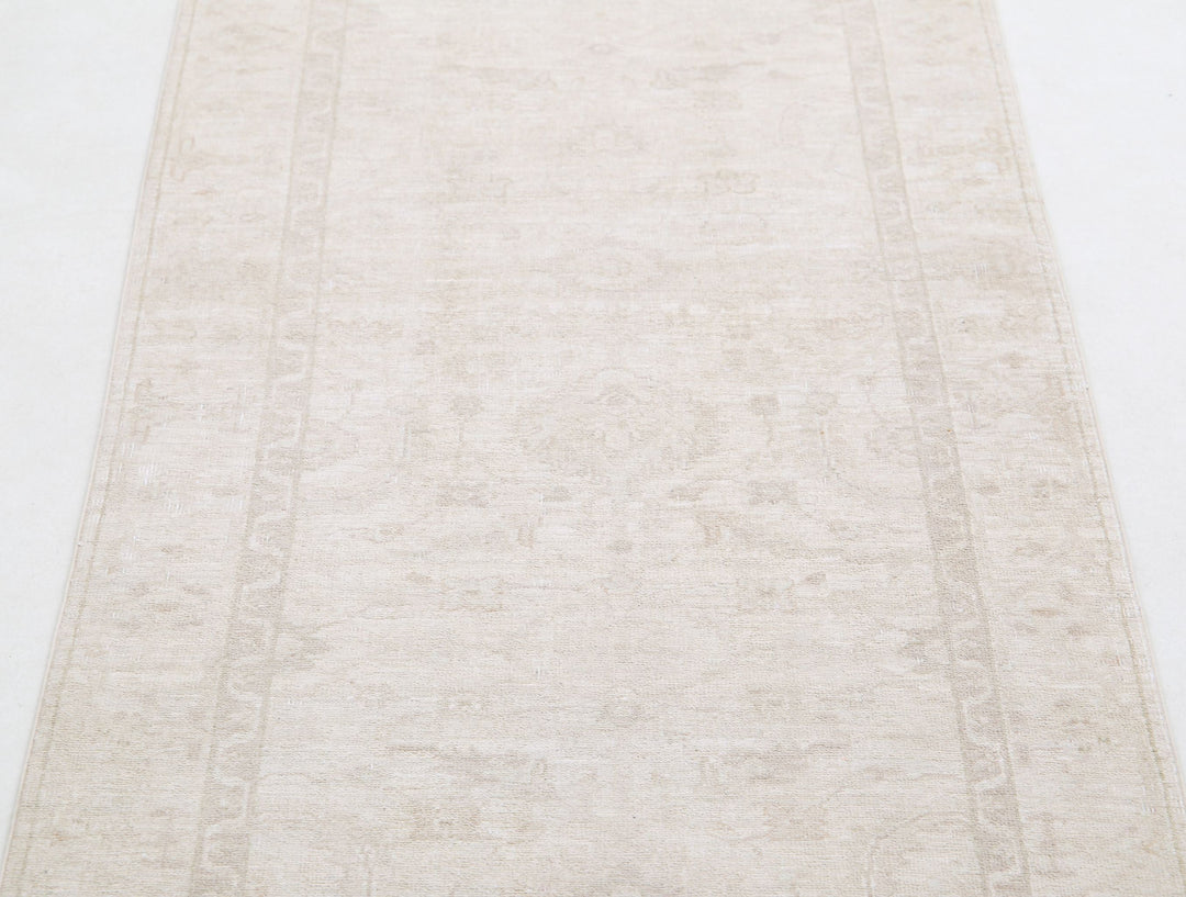 Hand Knotted Serenity Wool Rug 2' 7" x 6' 9" - No. AT77062