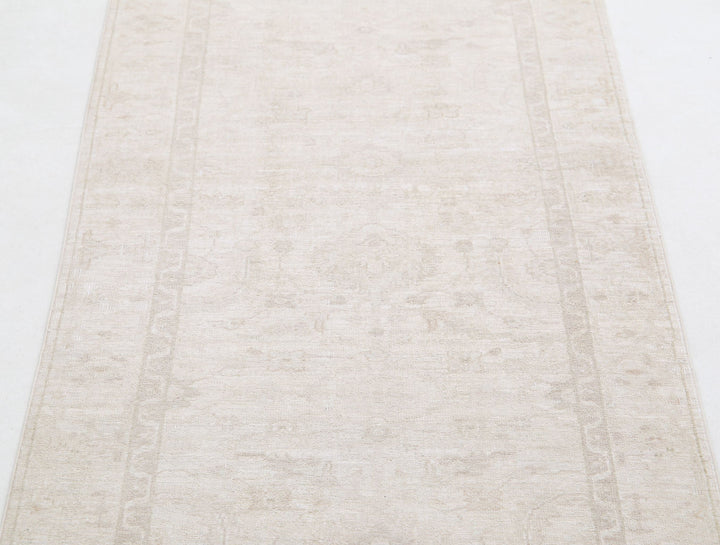 Hand Knotted Serenity Wool Rug 2' 7" x 6' 9" - No. AT77062