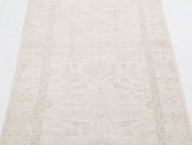 Hand Knotted Serenity Wool Rug 2' 7" x 6' 9" - No. AT77062