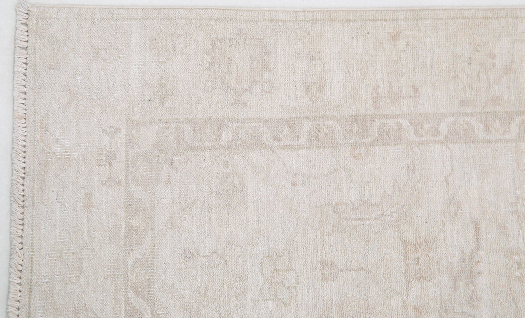 Hand Knotted Serenity Wool Rug 2' 7" x 6' 9" - No. AT77062