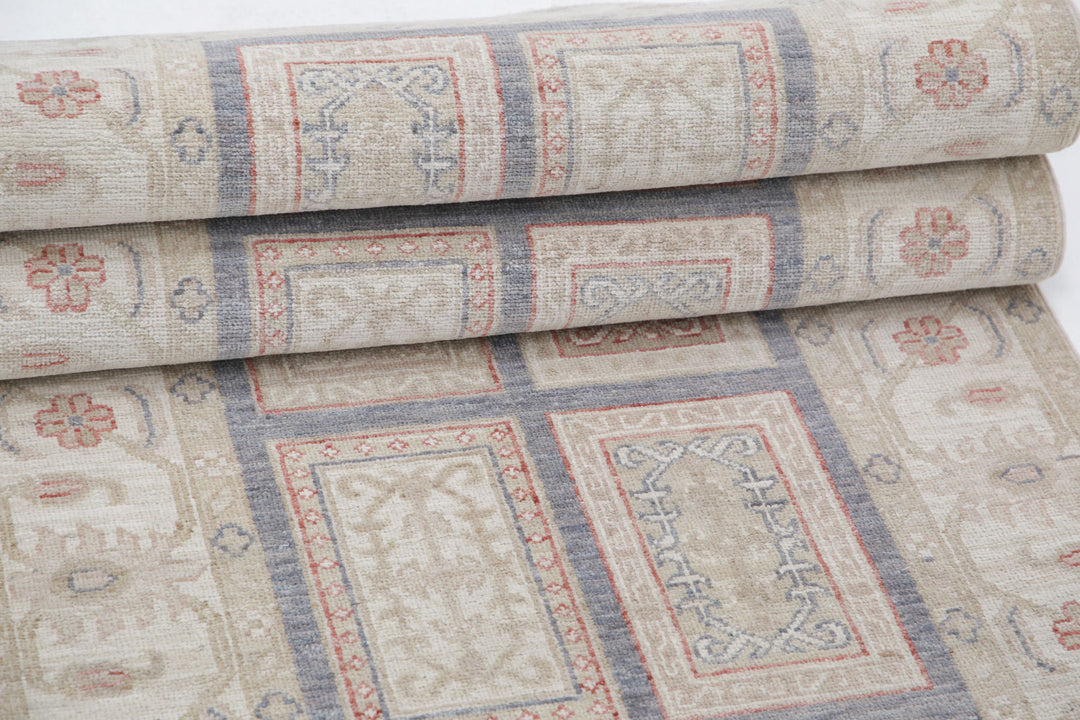 Hand Knotted Serenity Wool Rug 2' 7" x 8' 0" - No. AT44338