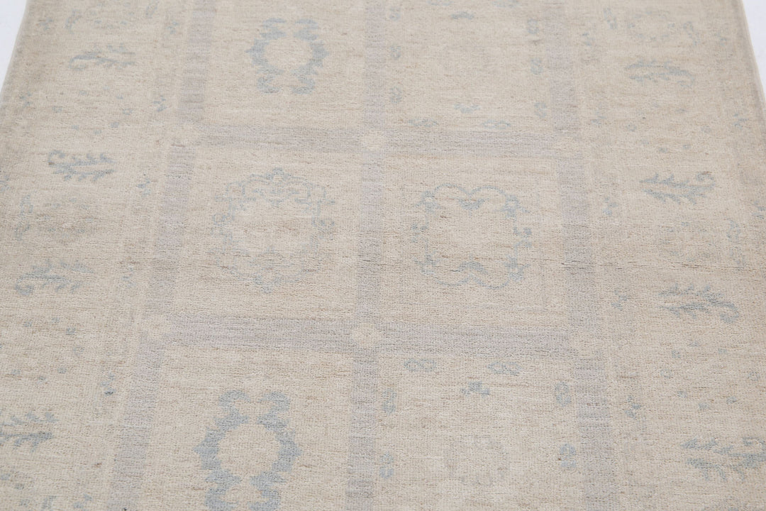 Hand Knotted Serenity Wool Rug 3' 1" x 5' 0" - No. AT90449