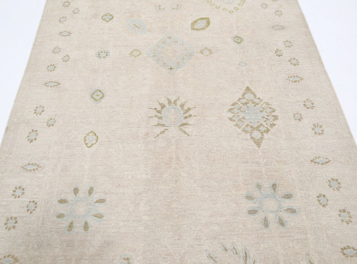 Hand Knotted Serenity Wool Rug 4' 9" x 7' 5" - No. AT45702