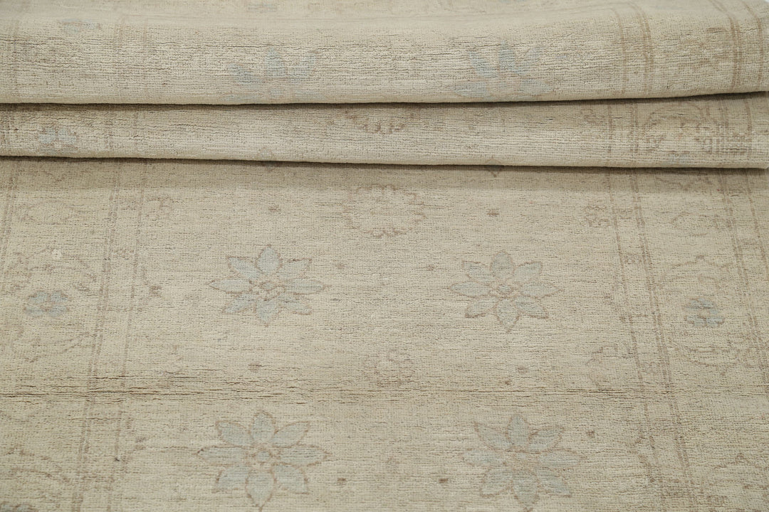 Hand Knotted Serenity Wool Rug 2' 9" x 10' 8" - No. AT34679