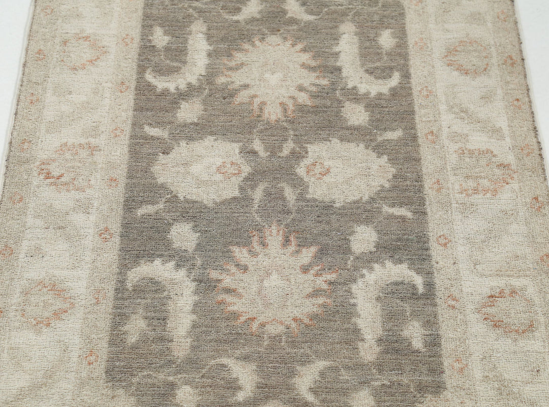 Hand Knotted Serenity Wool Rug 2' 7" x 3' 11" - No. AT67109