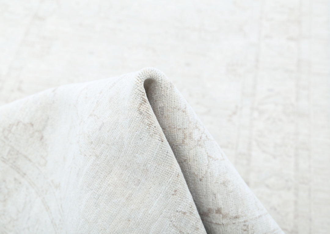 Hand Knotted Fine Serenity Wool Rug 2' 11" x 11' 2" - No. AT24418