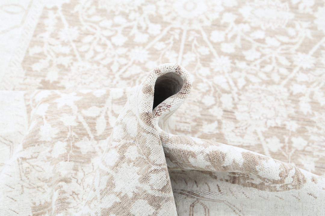 Hand Knotted Fine Serenity Wool Rug 4' 0" x 13' 5" - No. AT31041