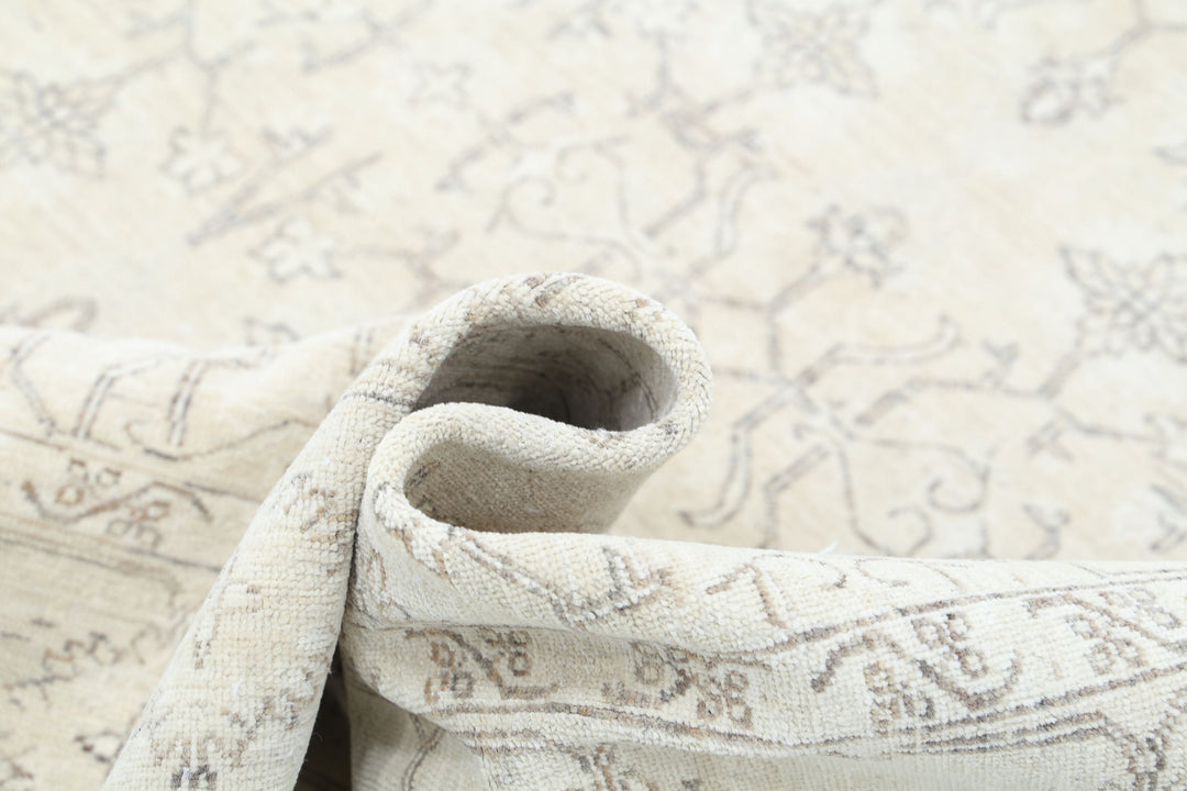 Hand Knotted Fine Serenity Wool Rug 6' 0" x 7' 9" - No. AT81446