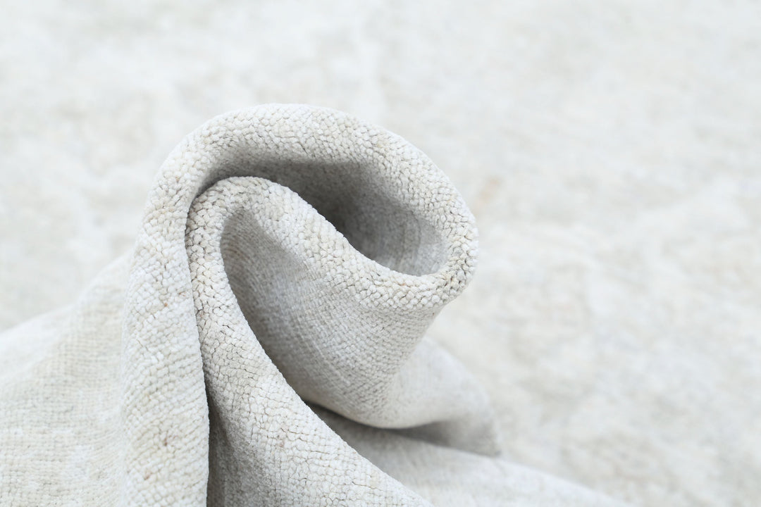 Hand Knotted Fine Serenity Wool Rug 6' 1" x 10' 11" - No. AT68878