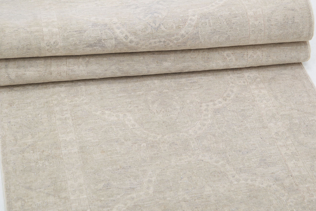 Hand Knotted Fine Serenity Wool Rug 2' 9" x 10' 6" - No. AT68242