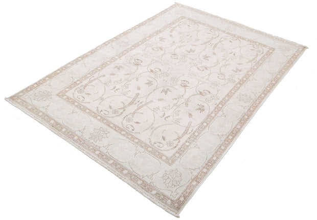 Hand Knotted Fine Serenity Wool Rug 4' 3" x 5' 11" - No. AT66953