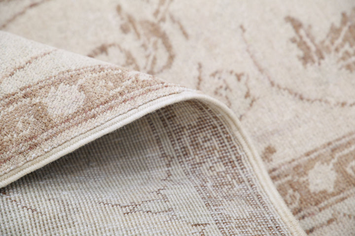 Hand Knotted Fine Serenity Wool Rug 4' 3" x 5' 11" - No. AT66953