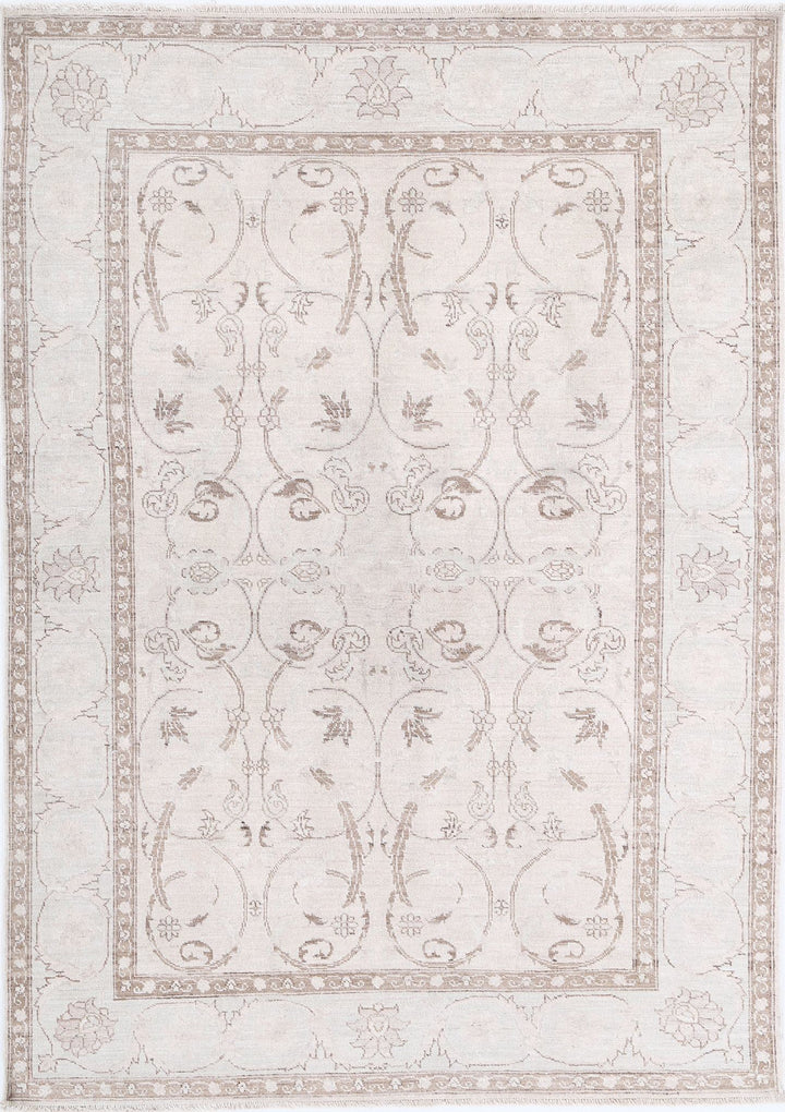 Hand Knotted Fine Serenity Wool Rug 4' 3" x 5' 11" - No. AT66953