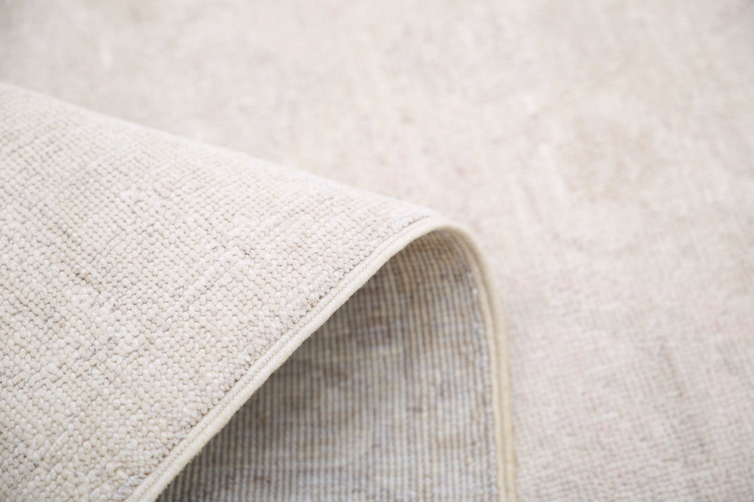 Hand Knotted Fine Serenity Wool Rug 2' 11" x 9' 2" - No. AT53991