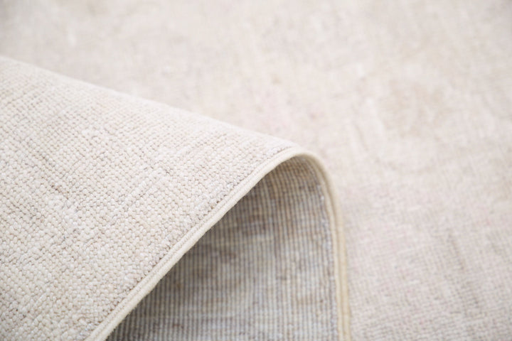 Hand Knotted Fine Serenity Wool Rug 2' 11" x 9' 2" - No. AT53991