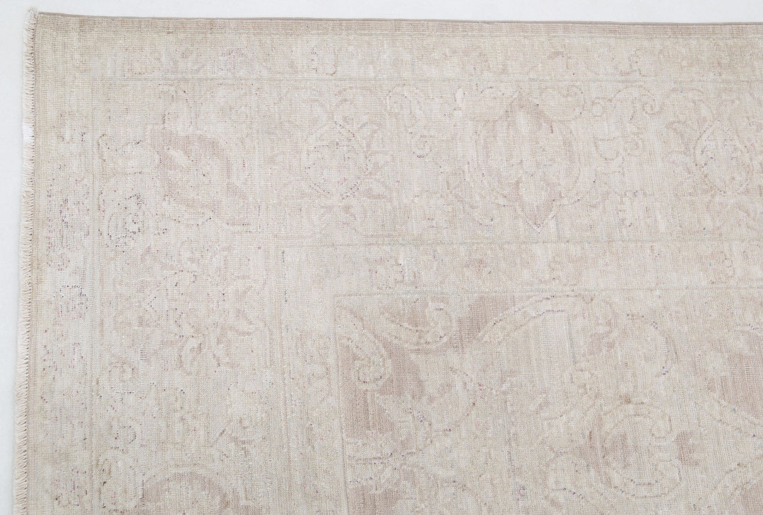 Hand Knotted Fine Serenity Wool Rug 7' 9" x 9' 6" - No. AT96354