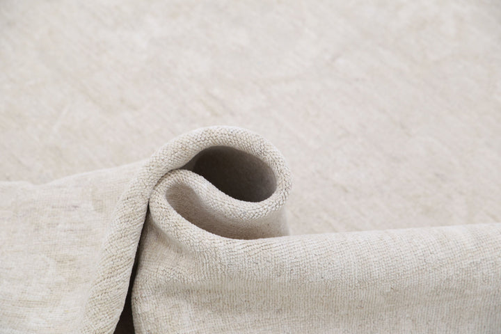 Hand Knotted Fine Serenity Wool Rug 5' 9" x 8' 7" - No. AT98175