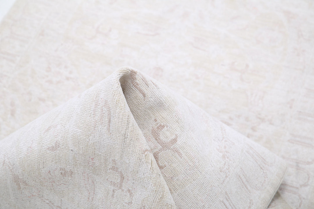 Hand Knotted Fine Serenity Wool Rug 2' 6" x 10' 5" - No. AT59197