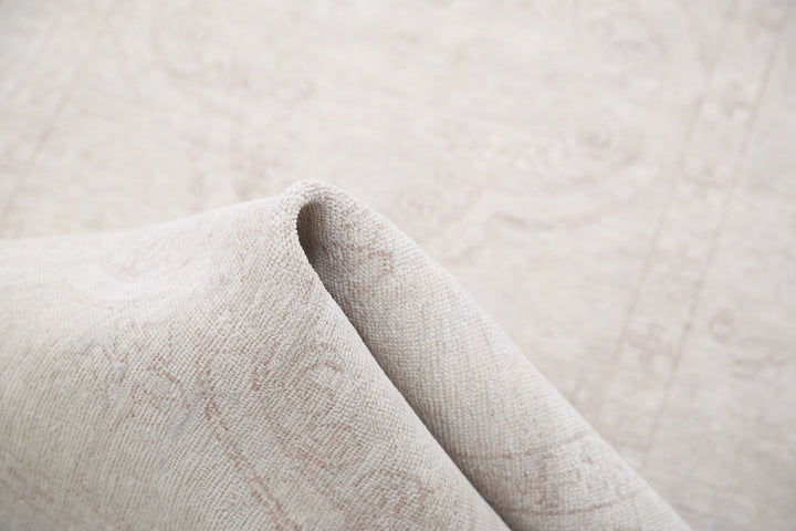 Hand Knotted Fine Serenity Wool Rug 2' 8" x 8' 0" - No. AT22083