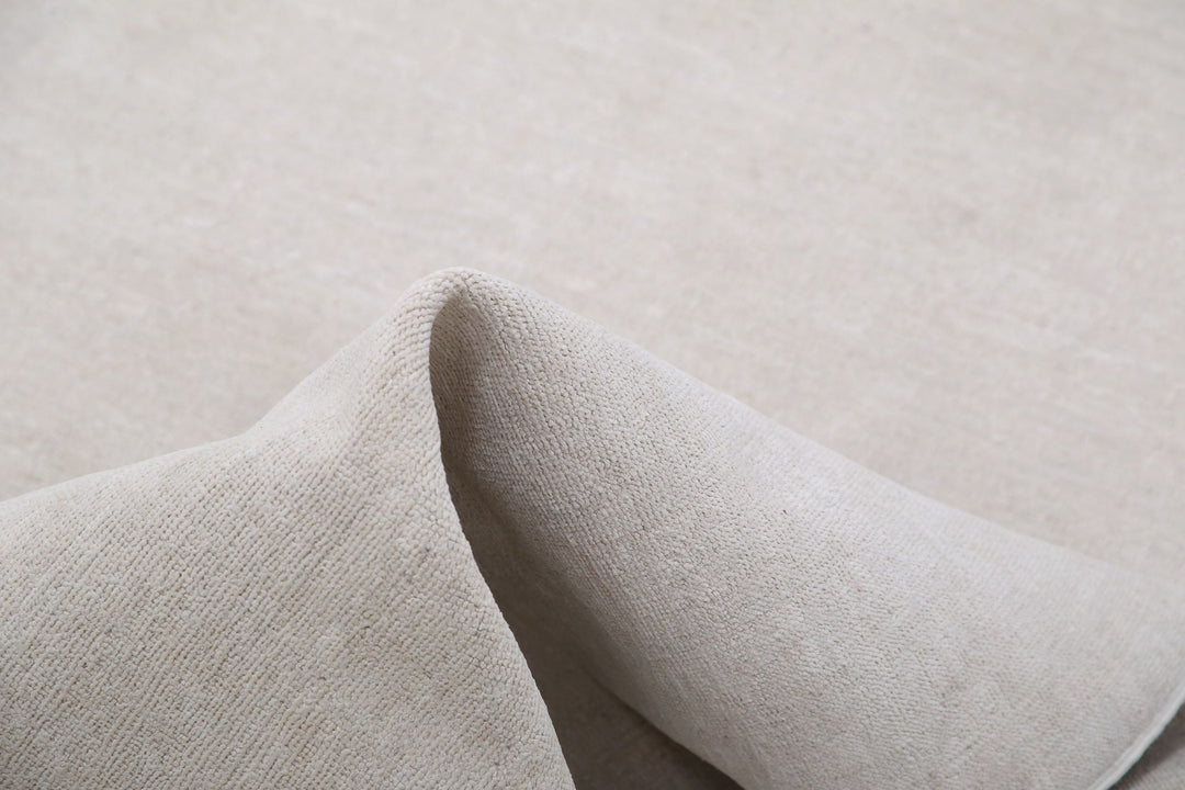 Hand Knotted Fine Serenity Wool Rug 3' 2" x 9' 10" - No. AT74448