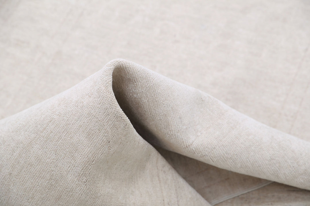 Hand Knotted Fine Serenity Wool Rug 3' 1" x 10' 6" - No. AT92358