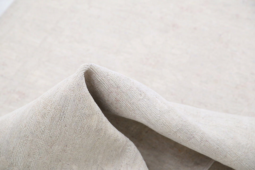 Hand Knotted Fine Serenity Wool Rug 2' 10" x 10' 0" - No. AT63154