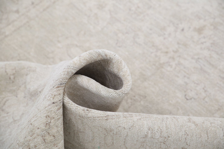 Hand Knotted Fine Serenity Wool Rug 3' 9" x 9' 7" - No. AT35165