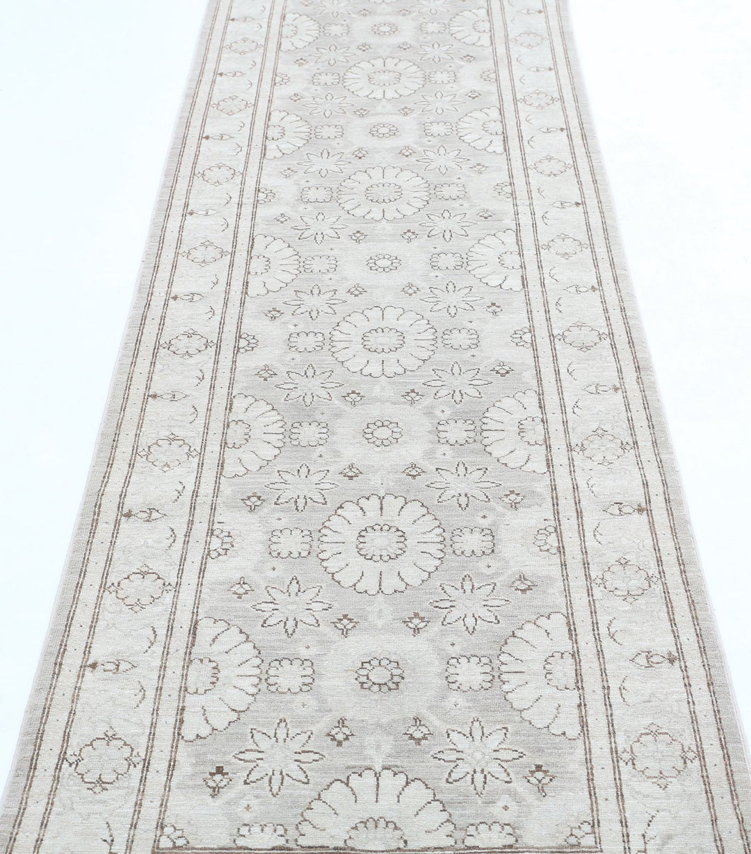 Hand Knotted Fine Serenity Wool Rug 2' 8" x 11' 2" - No. AT55109