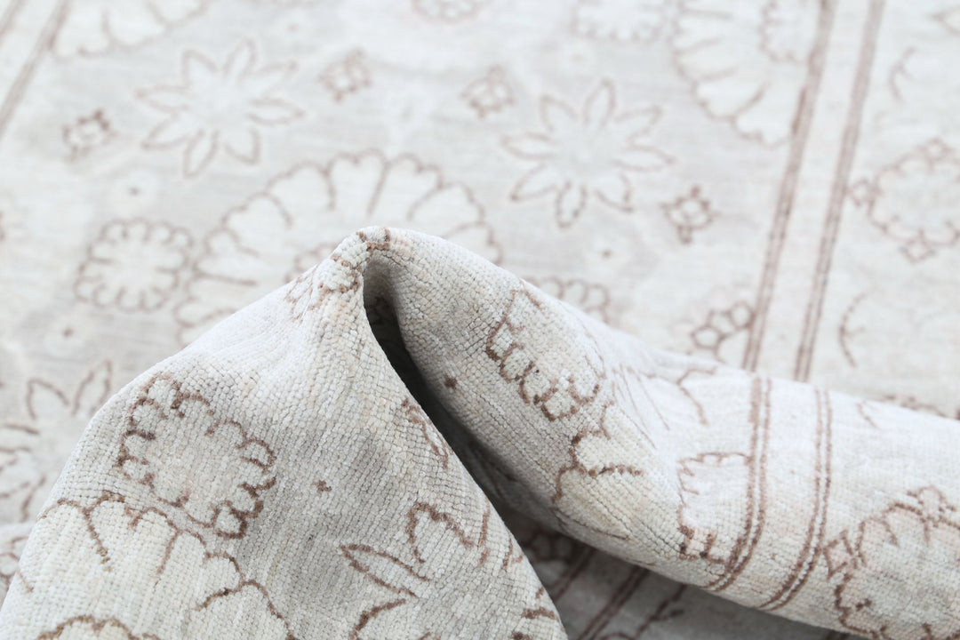 Hand Knotted Fine Serenity Wool Rug 2' 8" x 11' 2" - No. AT55109