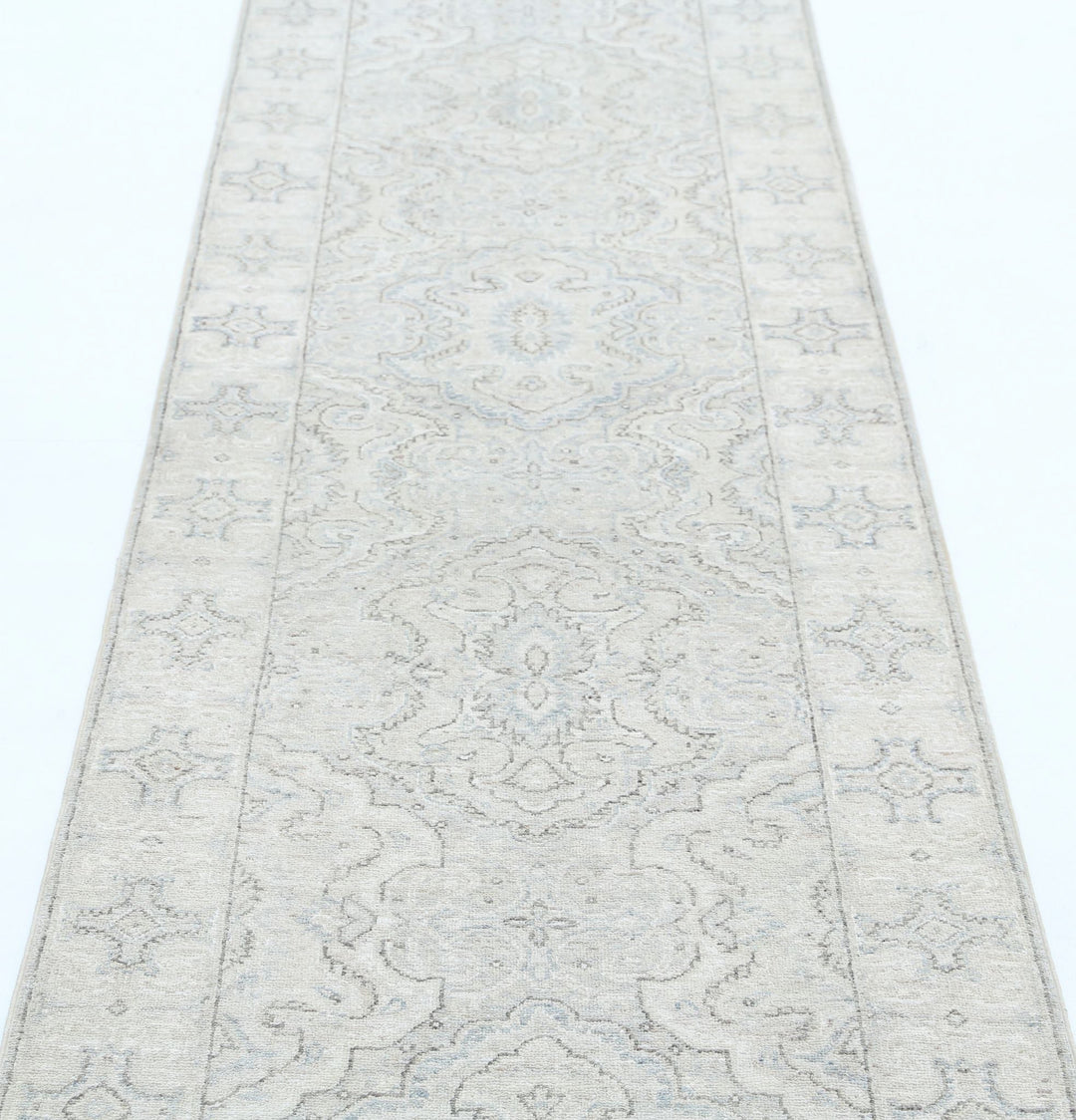 Hand Knotted Fine Serenity Wool Rug 2' 6" x 9' 6" - No. AT90827