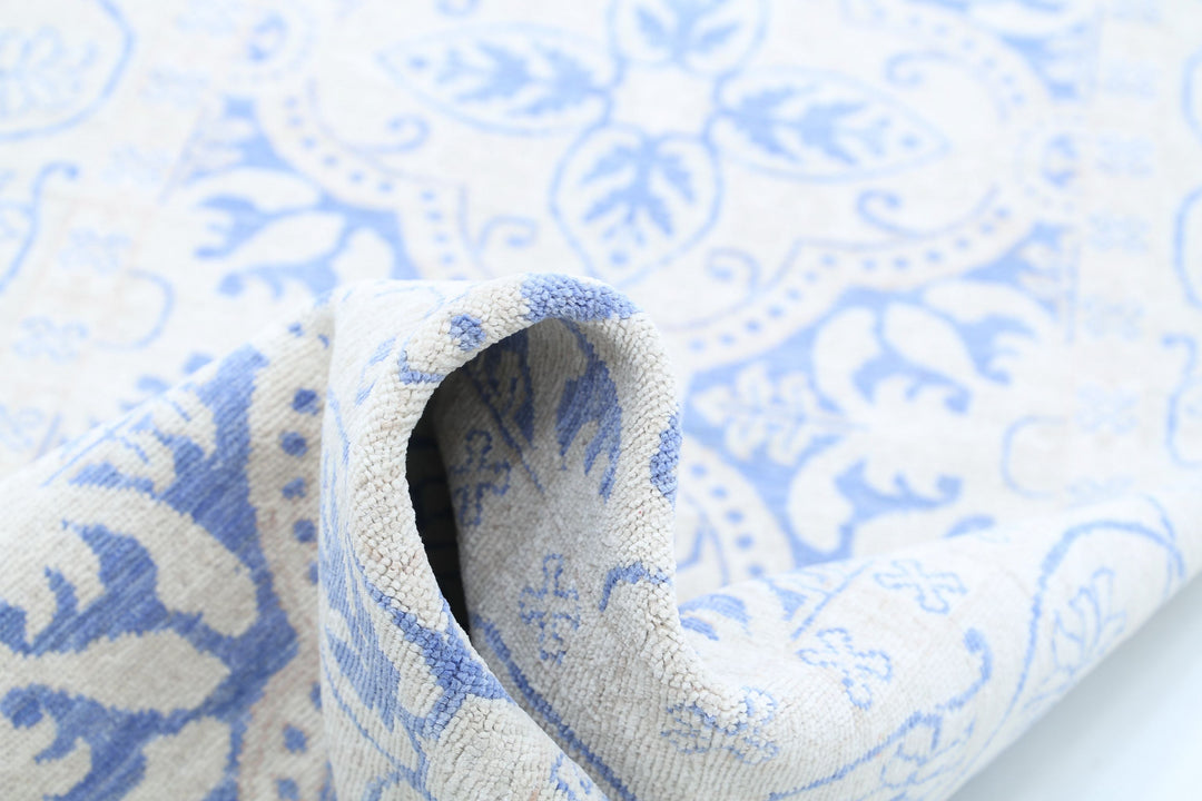 Hand Knotted Fine Serenity Wool Rug 2' 11" x 10' 10" - No. AT80668