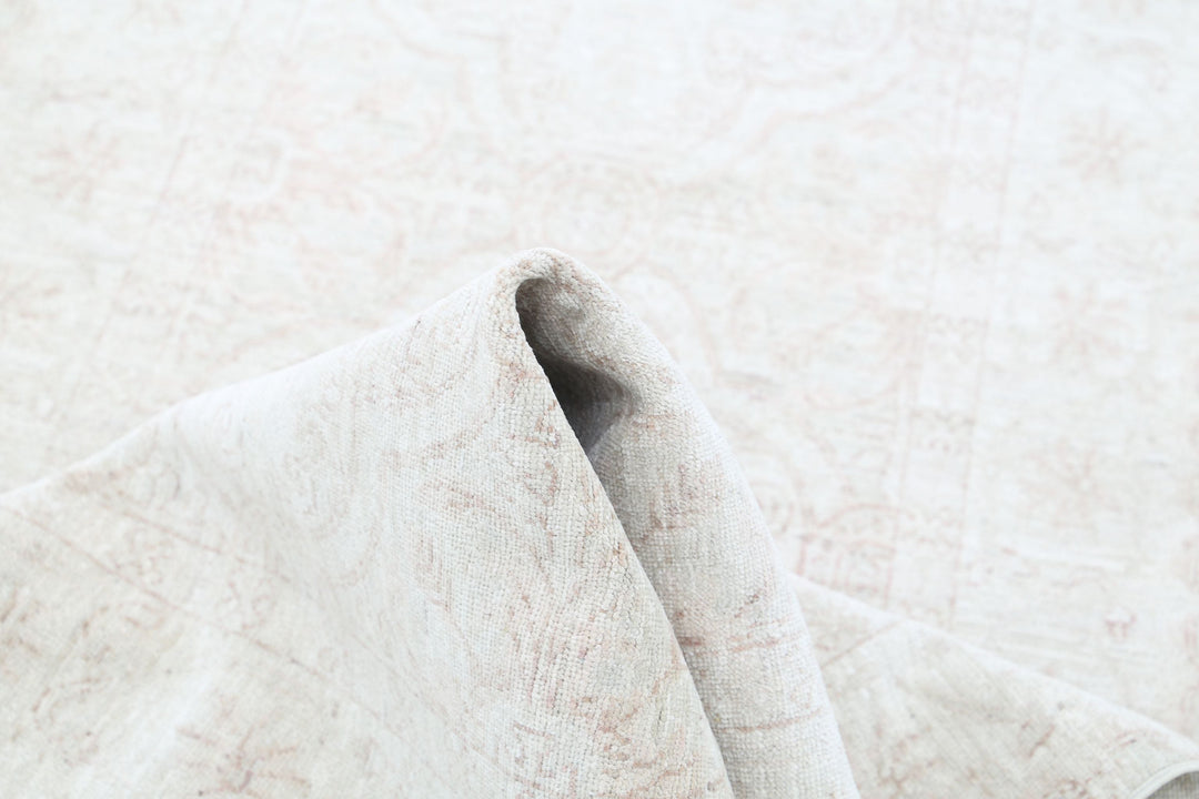 Hand Knotted Fine Serenity Wool Rug 2' 11" x 10' 1" - No. AT38701