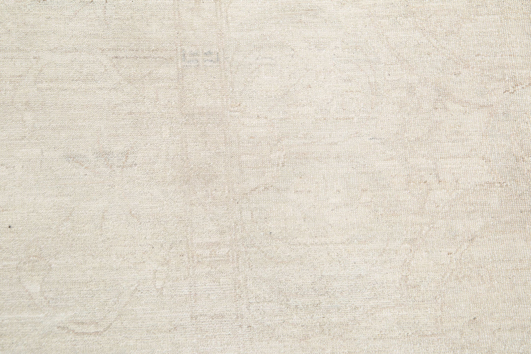 Hand Knotted Fine Serenity Wool Rug 5' 2" x 10' 6" - No. AT31967