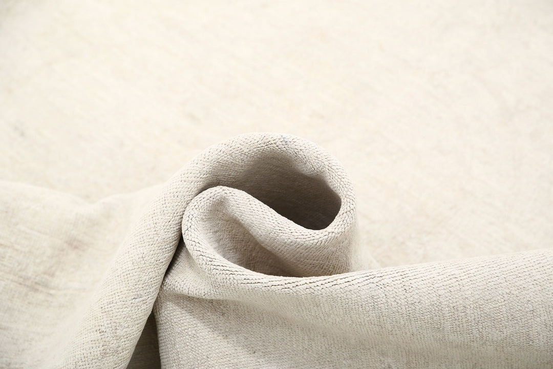 Hand Knotted Fine Serenity Wool Rug 5' 2" x 10' 6" - No. AT31967